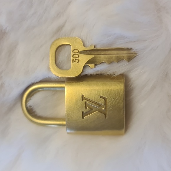 Louis Vuitton Jewelry Authentic Louis Vuitton Padlock And Key 30